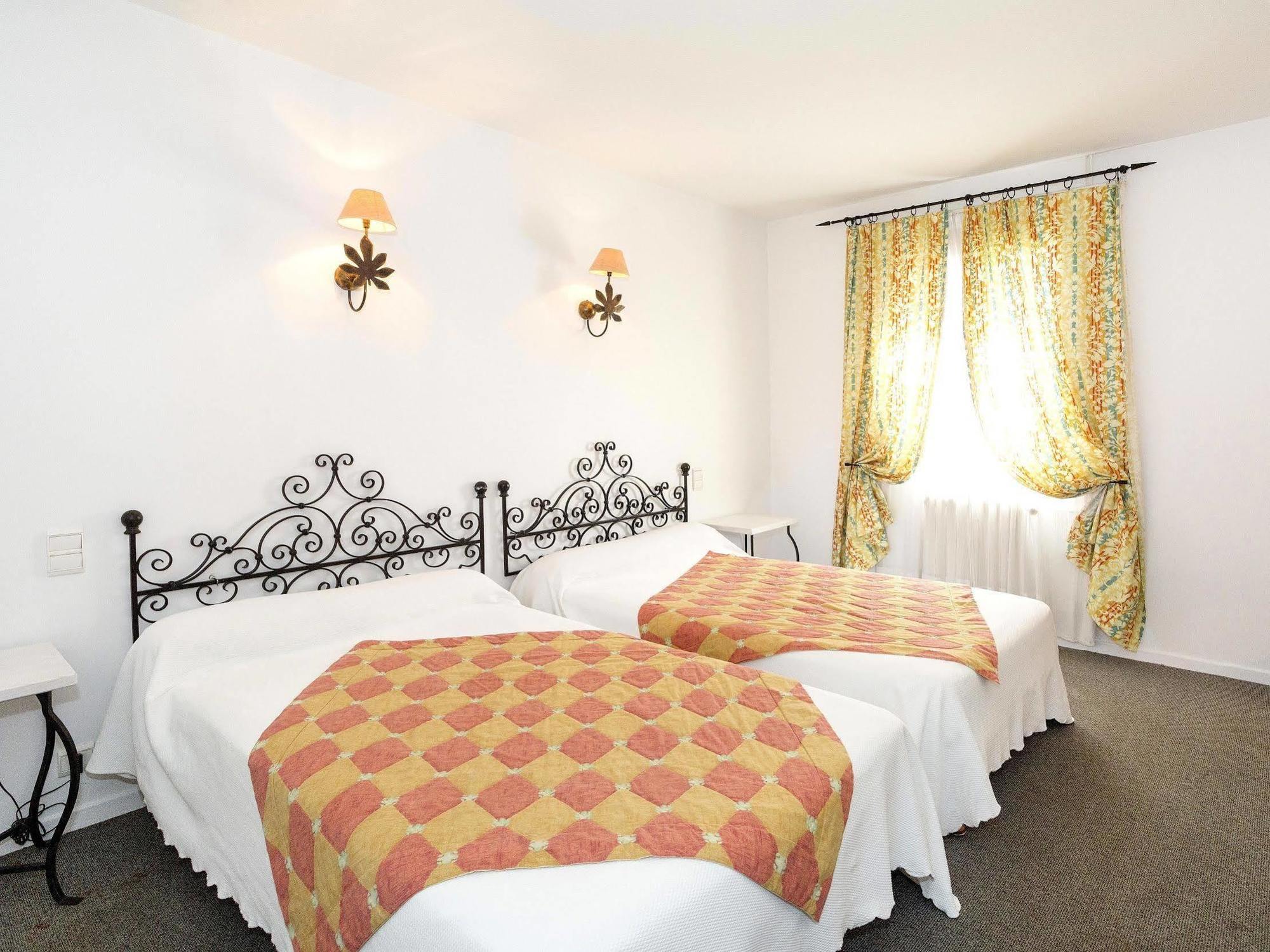 Logis Hotels - Hotel Restaurant Du Midi Revel  Zewnętrze zdjęcie